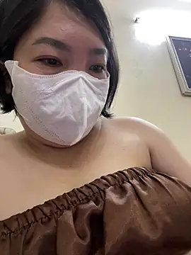 Hachi Sweetbabie  online show from June 9, 2026, 10:49 am