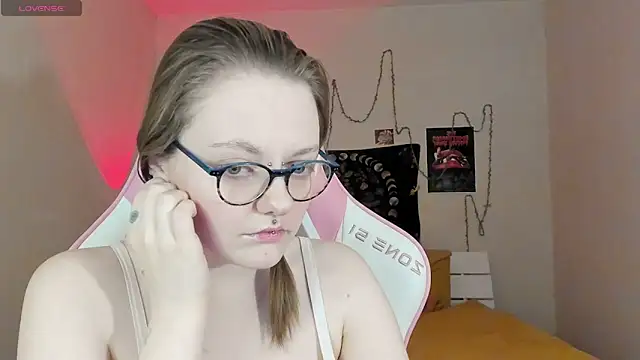 Snapshot of BebKonie chatting on January 7, 2025, 3:54 pm BebKonie online show from January 7, 2025, 3:54 pm