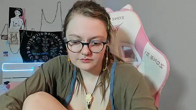 Snapshot of BebKonie chatting on March 2, 2025, 1:26 am BebKonie online show from March 2, 2025, 1:26 am