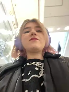 Baby  Naughty online show from December 13, 2024, 10:08 am