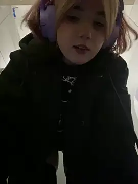 Baby  Naughty online show from January 7, 2025, 3:12 pm