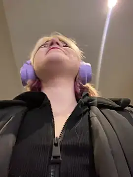 Baby  Naughty online show from January 24, 2025, 8:13 am