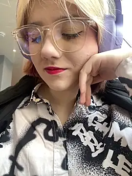 Baby  Naughty online show from February 21, 2025, 8:18 am