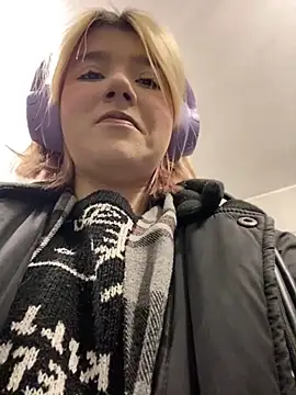 Baby  Naughty online show from March 20, 2025, 8:09 am