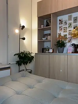 juanasnz99 online show from February 12, 2025, 2:35 am