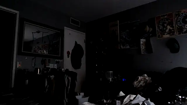 Snapshot of eavestease1 chatting on February 25, 2026, 4:27 pm eavestease1 online show from February 25, 2026, 4:27 pm