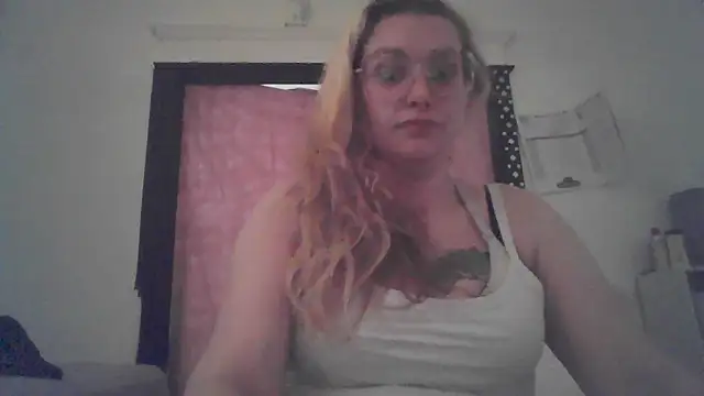 Lalalynn online show from April 29, 2026, 6:25 pm