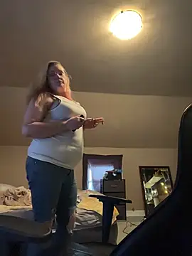 Lalalynn online show from May 26, 2026, 12:28 am