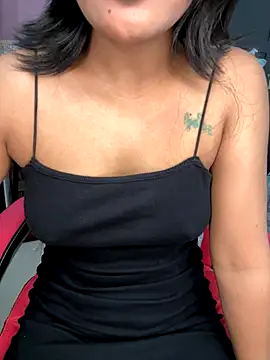 LeisyXO online show from November 27, 2025, 8:11 pm