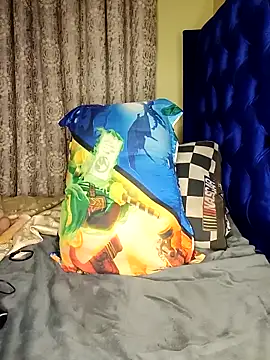 Queenshaz01 online show from February 15, 2025, 10:42 pm