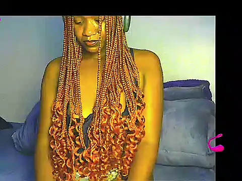 lilylovexx online show from December 4, 2025, 7:44 pm