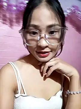 trieungoclnt online show from November 11, 2025, 3:17 am