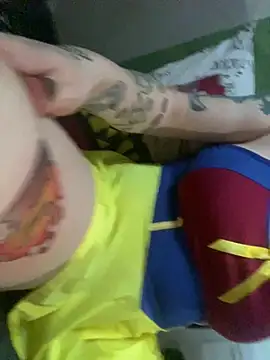 Snapshot of poussichienne chatting on January 23, 2025, 2:28 pm poussichienne online show from January 23, 2025, 2:28 pm