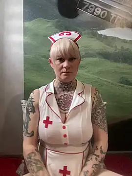 Snapshot of poussichienne chatting on January 30, 2025, 12:48 pm poussichienne online show from January 30, 2025, 12:48 pm