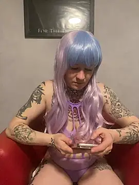 Snapshot of poussichienne chatting on February 20, 2025, 1:51 pm poussichienne online show from February 20, 2025, 1:51 pm