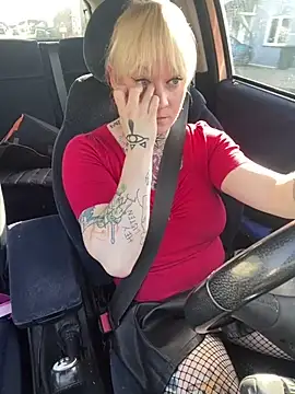 Snapshot of poussichienne chatting on March 4, 2025, 2:53 pm poussichienne online show from March 4, 2025, 2:53 pm