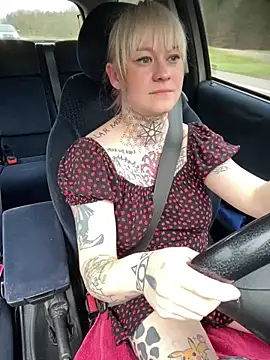 Snapshot of poussichienne chatting on March 21, 2025, 4:07 pm poussichienne online show from March 21, 2025, 4:07 pm