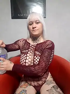 Snapshot of poussichienne chatting on September 14, 2025, 8:46 am poussichienne online show from September 14, 2025, 8:46 am