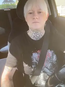 Snapshot of poussichienne chatting on October 11, 2025, 10:47 am poussichienne online show from October 11, 2025, 10:47 am