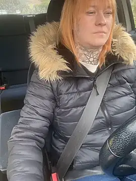 poussichienne online show from March 28, 2026, 11:10 am