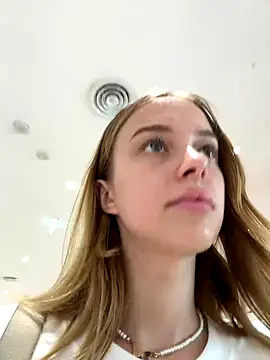 enjoy my beauty online show from December 2, 2024, 5:04 am