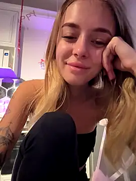 enjoy my beauty online show from October 27, 2025, 5:33 am