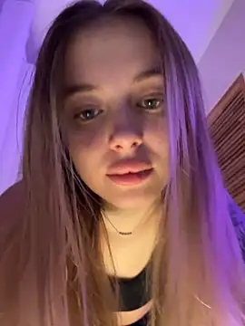 Snapshot of enjoy_my_beauty chatting on March 2, 2026, 6:47 am enjoy my beauty online show from March 2, 2026, 6:47 am