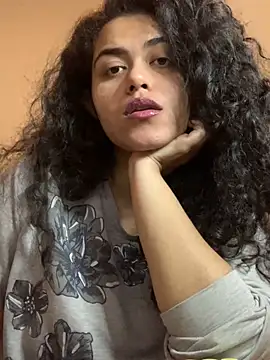 Snapshot of Curvydesifromgermany chatting on December 20, 2024, 3:42 pm Curvydesifromgermany online show from December 20, 2024, 3:42 pm