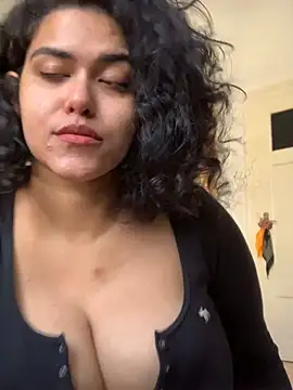 Snapshot of Curvydesifromgermany chatting on March 5, 2025, 12:11 pm Curvydesifromgermany online show from March 5, 2025, 12:11 pm