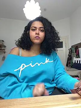 Snapshot of Curvydesifromgermany chatting on October 9, 2025, 10:35 am Curvydesifromgermany online show from October 9, 2025, 10:35 am