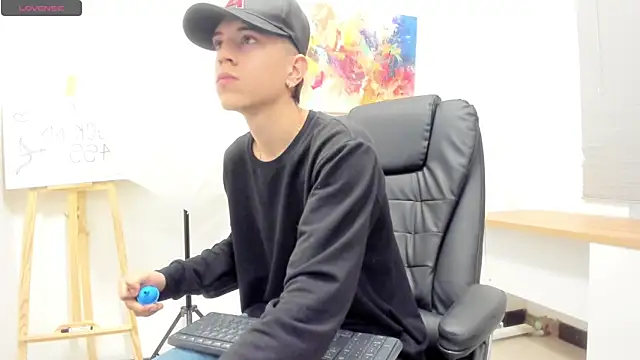 Snapshot of Dei_v_48 chatting on February 18, 2025, 8:03 pm Dei v 48 online show from February 18, 2025, 8:03 pm