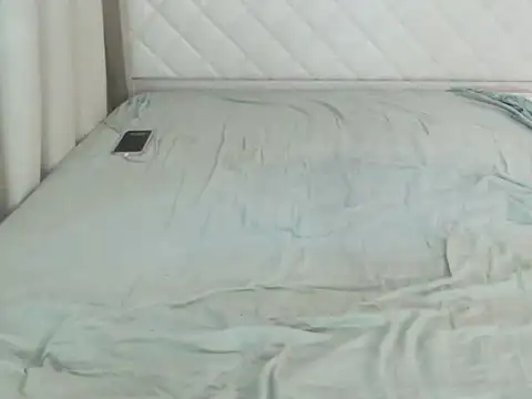 pretybella1 online show from December 4, 2025, 12:31 am