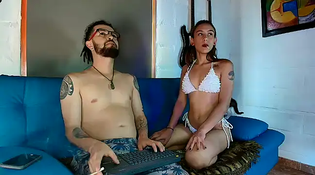 emiandstiv online show from January 18, 2025, 9:24 pm