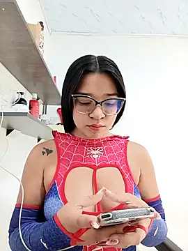 Snapshot of -VICKKY chatting on October 2, 2025, 1:40 pm -VICKKY online show from October 2, 2025, 1:40 pm