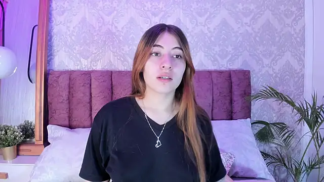 Snapshot of tiffany_becker chatting on October 1, 2025, 12:00 pm tiffany becker online show from October 1, 2025, 12:00 pm