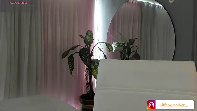 tiffany becker online show from December 1, 2025, 12:10 pm