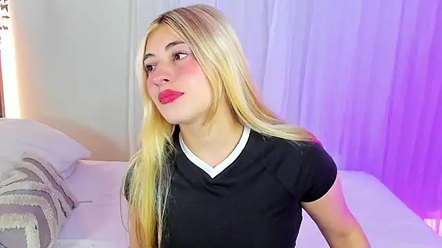 Snapshot of tiffany_becker chatting on February 15, 2026, 1:09 pm tiffany becker online show from February 15, 2026, 1:09 pm