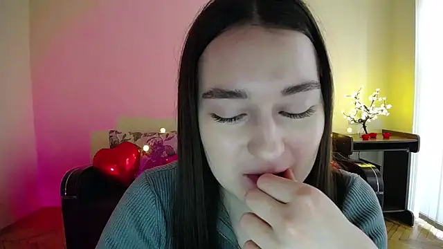 Pretty shy online show from March 8, 2025, 9:39 am