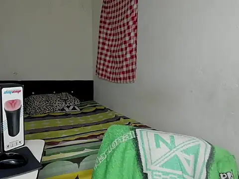 cardrey05 online show from March 23, 2026, 4:27 am