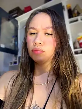 Snapshot of Emiily_lee chatting on May 24, 2026, 4:50 am Emiily lee online show from May 24, 2026, 4:50 am