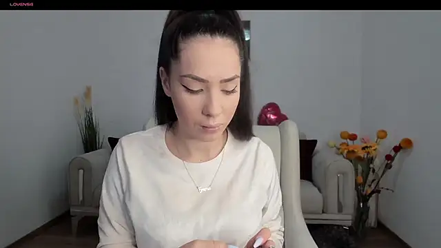 Emmapmg online show from February 26, 2025, 11:52 am