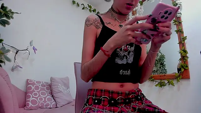 BonnieCute  online show from April 5, 2026, 12:08 am