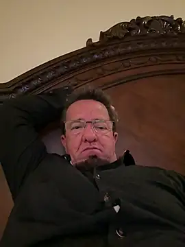 sluttydylan online show from April 5, 2026, 7:16 am