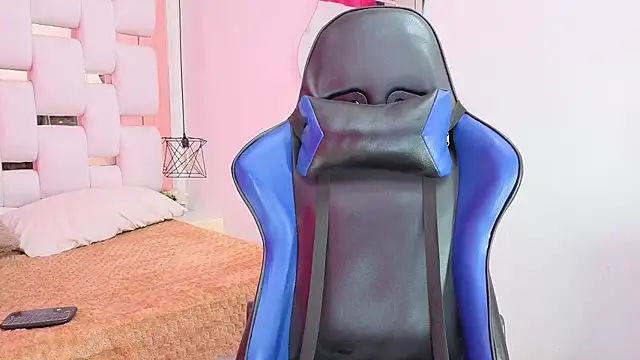 Snapshot of scarce_candy69 chatting on November 16, 2025, 5:51 pm scarce candy69 online show from November 16, 2025, 5:51 pm