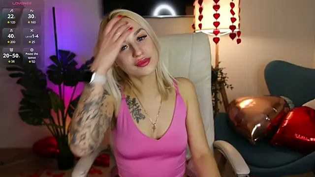 Snapshot of Crystal_Barbie chatting on February 17, 2025, 10:14 pm Crystal Barbie online show from February 17, 2025, 10:14 pm