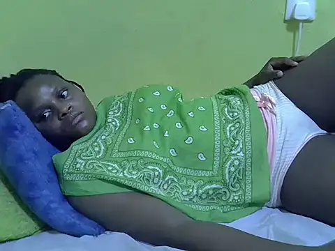 queendebbie online show from December 4, 2025, 10:24 am