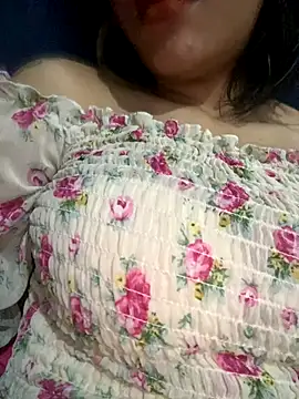 Snapshot of Sofia_xx2 chatting on December 5, 2024, 2:31 am Sofia xx2 online show from December 5, 2024, 2:31 am