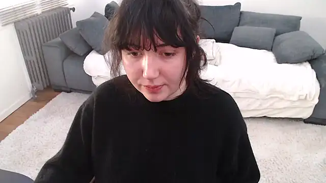 Lynylou online show from February 23, 2025, 8:17 am