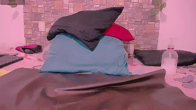 CrazyRousex online show from January 17, 2025, 2:50 pm