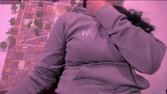 CrazyRousex online show from September 17, 2025, 4:41 pm